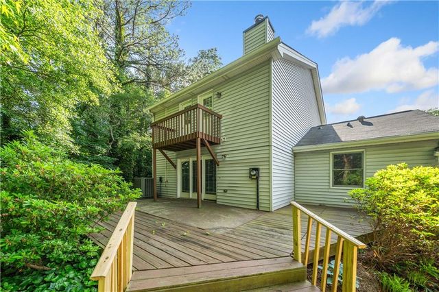 3 Fairway NW Drive, Kennesaw, GA 30144
