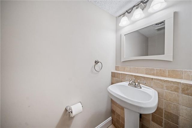 3 Fairway NW Drive, Kennesaw, GA 30144