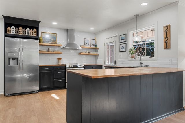 8922 Whippoorwill Drive, Woodway, TX 76712