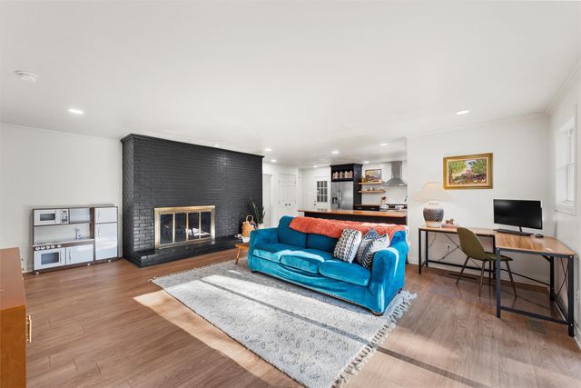 8922 Whippoorwill Drive, Woodway, TX 76712