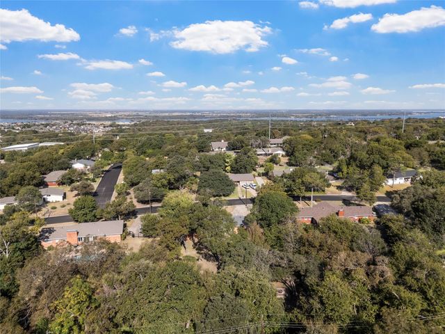 8922 Whippoorwill Drive, Woodway, TX 76712