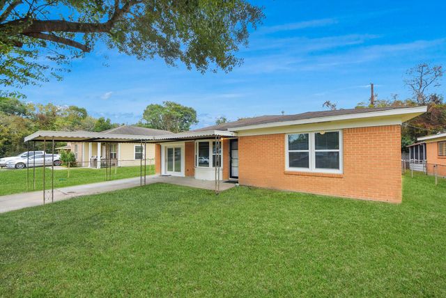 6214 Diamond Court, Texas City, TX 77591