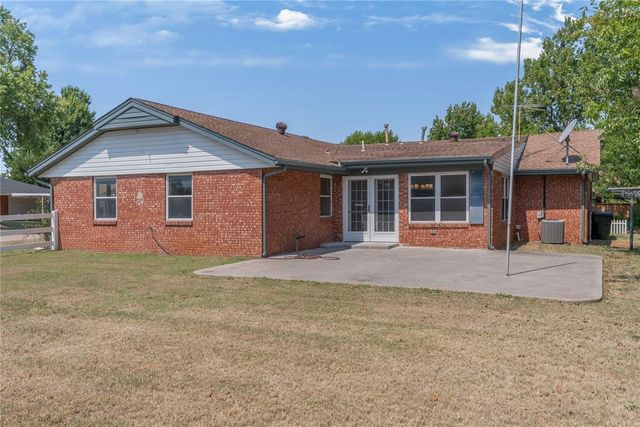 601 Country Club Circle, Oklahoma City, OK 73110