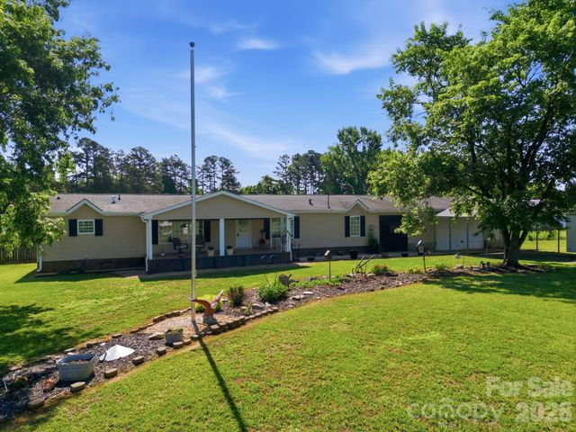 165 Grand Oaks Drive, Rockwell, NC 28138
