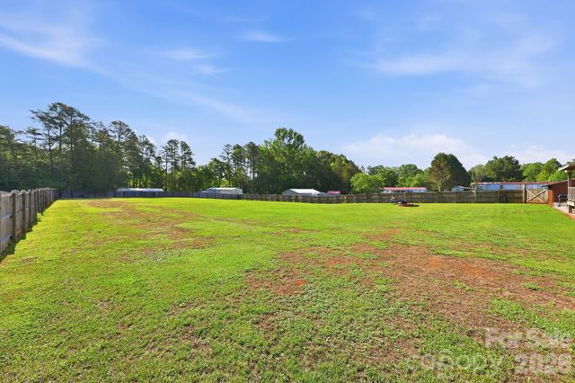 165 Grand Oaks Drive, Rockwell, NC 28138
