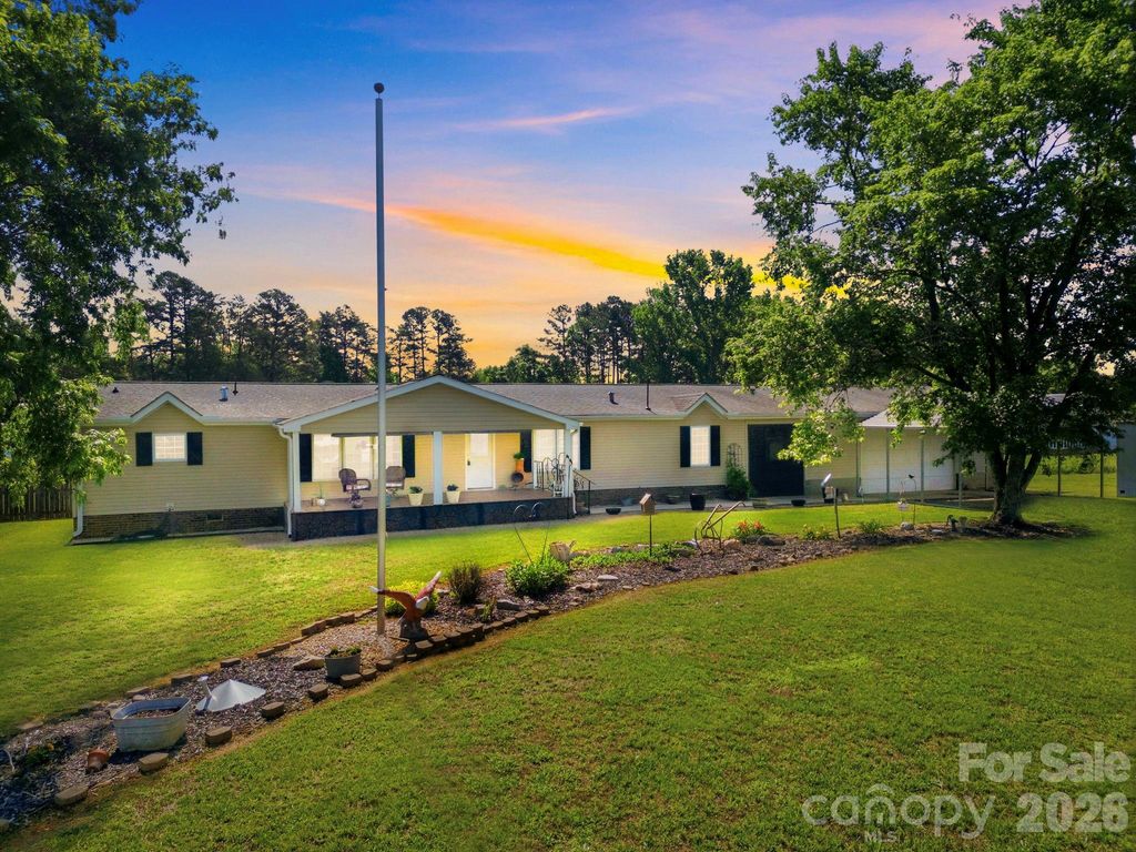 165 Grand Oaks Drive, Rockwell, NC 28138
