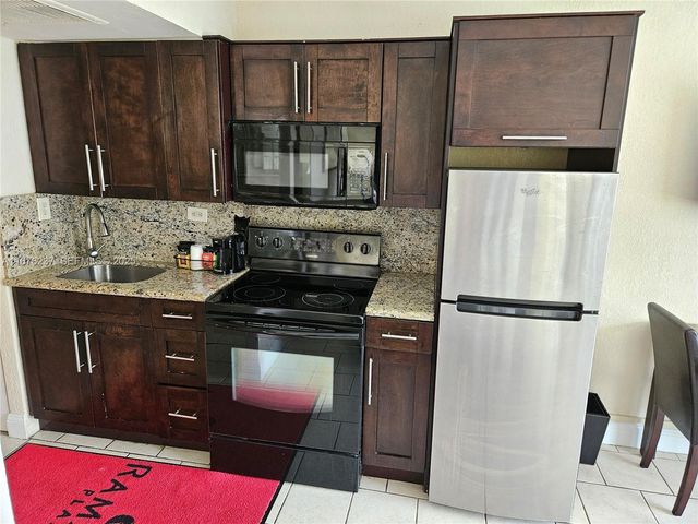 19201 Collins Avenue 237, Sunny Isles Beach, FL 33160
