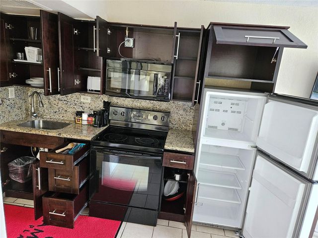 19201 Collins Avenue 237, Sunny Isles Beach, FL 33160