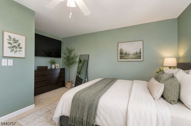 401 Wedgewood Cir, Raritan Twp., NJ 08822