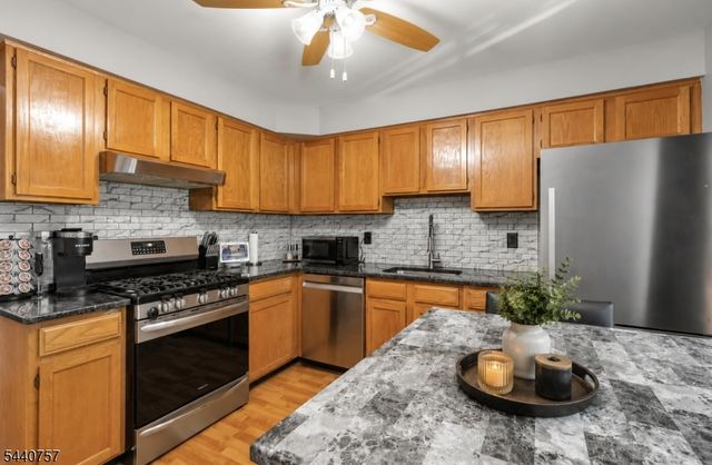 401 Wedgewood Cir, Raritan Twp., NJ 08822