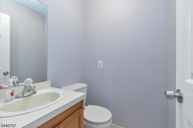 401 Wedgewood Cir, Raritan Twp., NJ 08822