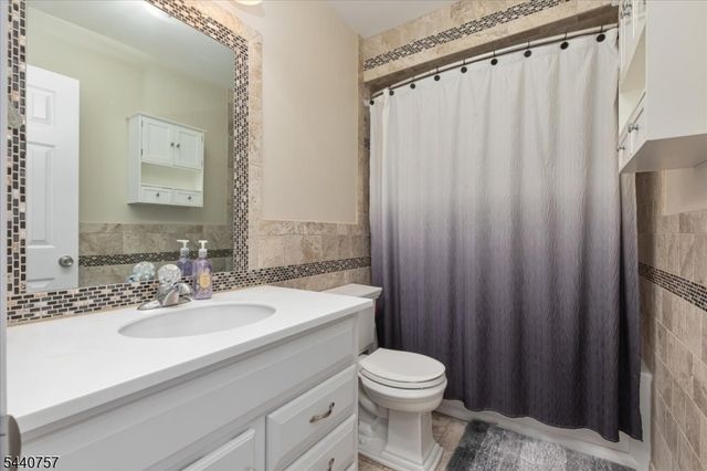 401 Wedgewood Cir, Raritan Twp., NJ 08822