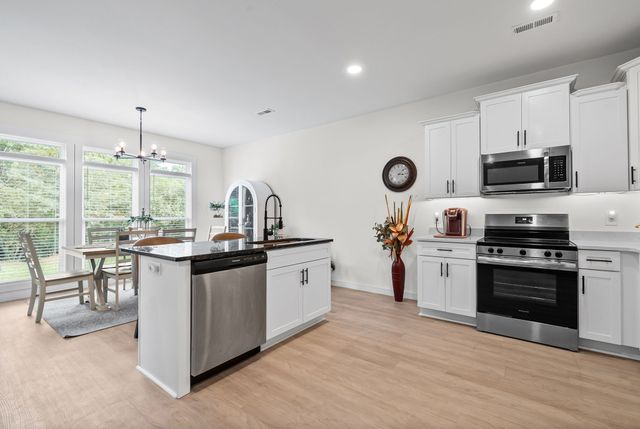 1031 Northside Dr, Dickson, TN 37055
