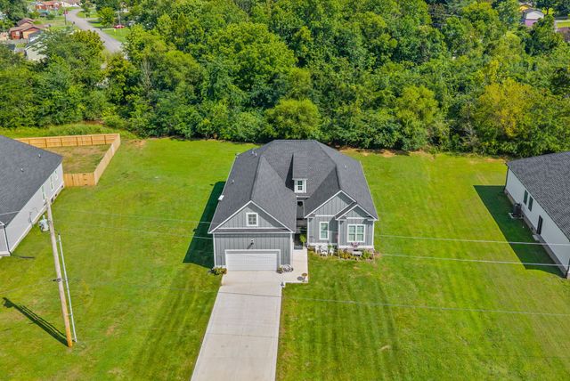 1031 Northside Dr, Dickson, TN 37055