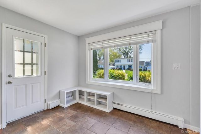 7 Swan Lane, Levittown, NY 11756