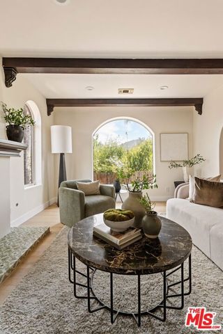3249 Bennett Drive, Los Angeles, CA 90068