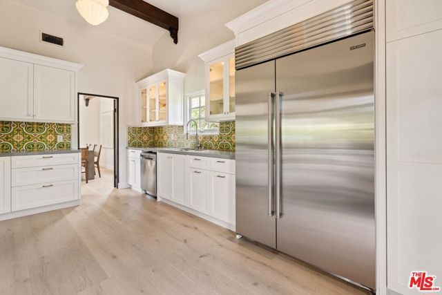 3249 Bennett Drive, Los Angeles, CA 90068