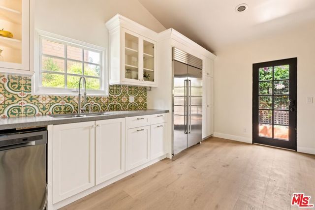 3249 Bennett Drive, Los Angeles, CA 90068