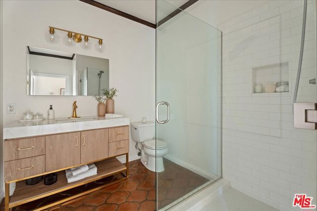 3249 Bennett Drive, Los Angeles, CA 90068