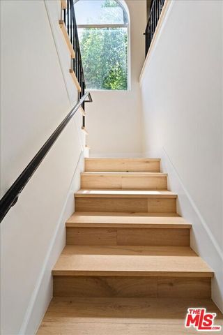 3249 Bennett Drive, Los Angeles, CA 90068
