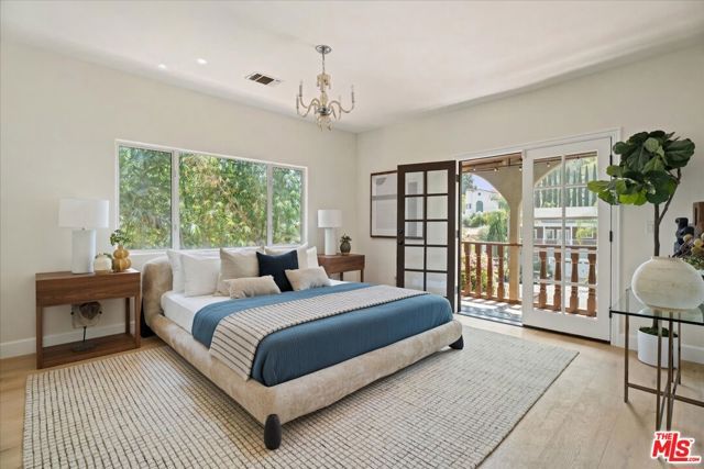 3249 Bennett Drive, Los Angeles, CA 90068