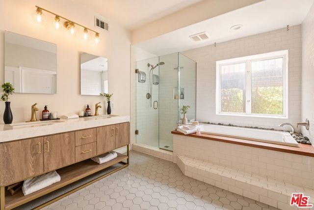 3249 Bennett Drive, Los Angeles, CA 90068