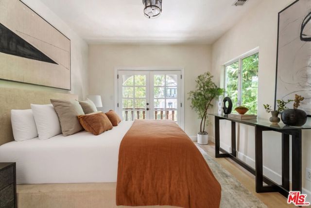 3249 Bennett Drive, Los Angeles, CA 90068