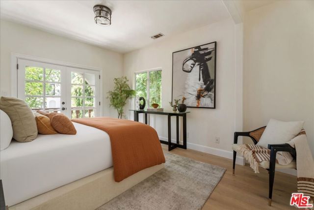 3249 Bennett Drive, Los Angeles, CA 90068
