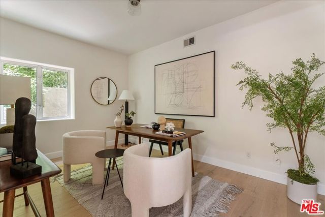 3249 Bennett Drive, Los Angeles, CA 90068