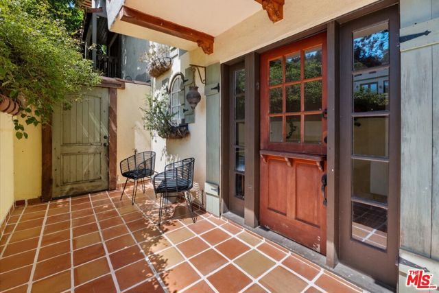 3249 Bennett Drive, Los Angeles, CA 90068