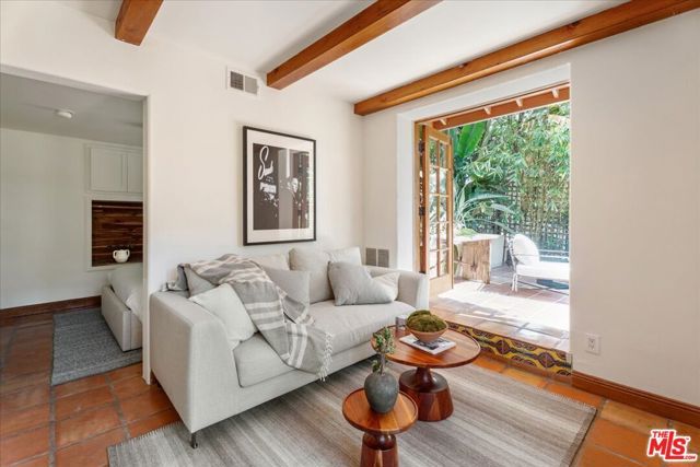 3249 Bennett Drive, Los Angeles, CA 90068
