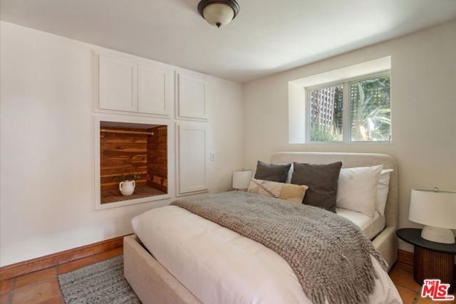 3249 Bennett Drive, Los Angeles, CA 90068