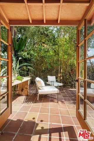 3249 Bennett Drive, Los Angeles, CA 90068