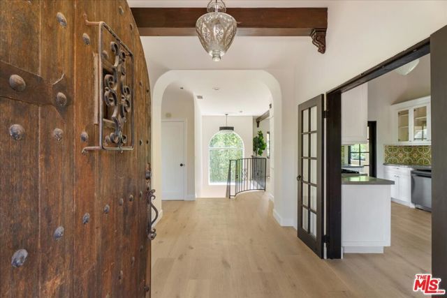 3249 Bennett Drive, Los Angeles, CA 90068