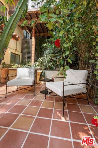 3249 Bennett Drive, Los Angeles, CA 90068
