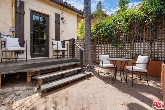 3249 Bennett Drive, Los Angeles, CA 90068