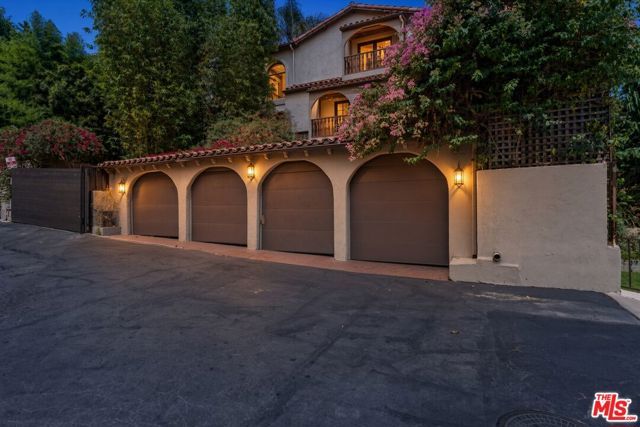 3249 Bennett Drive, Los Angeles, CA 90068