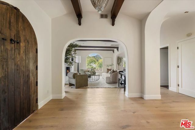 3249 Bennett Drive, Los Angeles, CA 90068