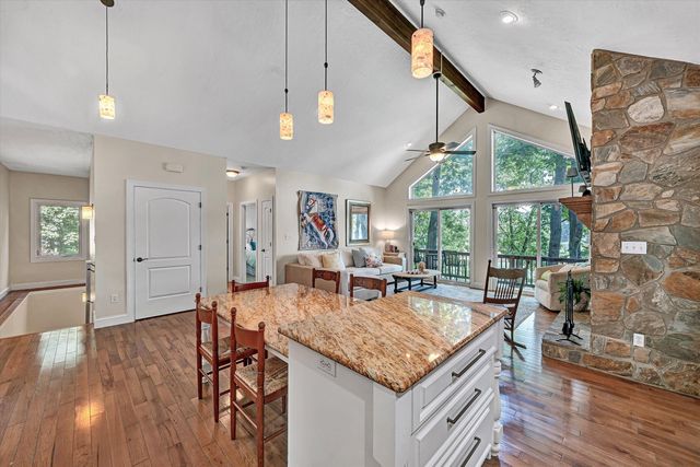335 Lakecrest DR, Hardy, VA 24101