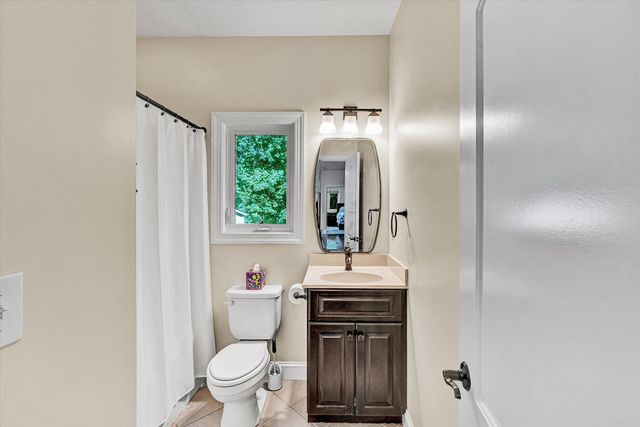 335 Lakecrest DR, Hardy, VA 24101