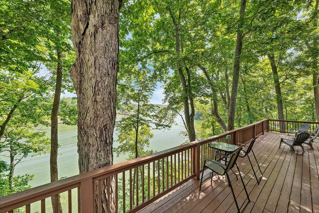 335 Lakecrest DR, Hardy, VA 24101
