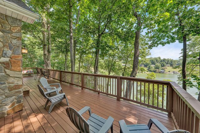 335 Lakecrest DR, Hardy, VA 24101