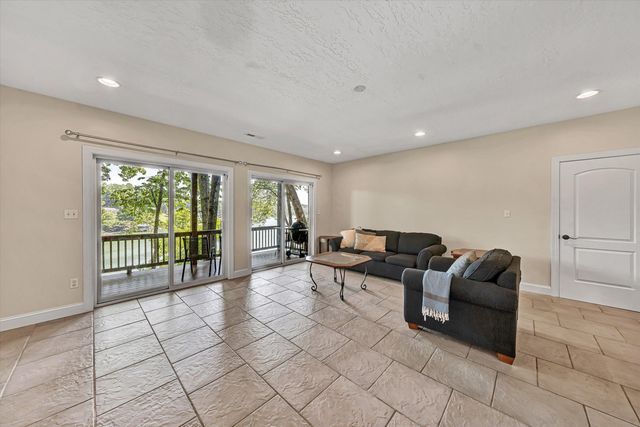 335 Lakecrest DR, Hardy, VA 24101