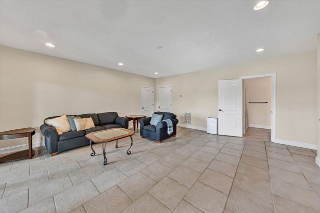 335 Lakecrest DR, Hardy, VA 24101