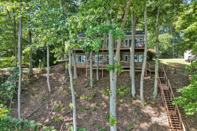 335 Lakecrest DR, Hardy, VA 24101