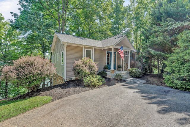 335 Lakecrest DR, Hardy, VA 24101