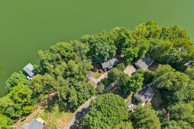 335 Lakecrest DR, Hardy, VA 24101