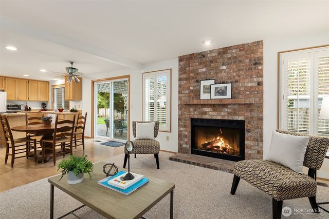 2122 221st Place NE, Sammamish, WA 98074