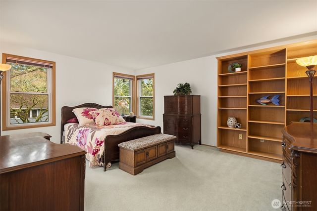 2122 221st Place NE, Sammamish, WA 98074