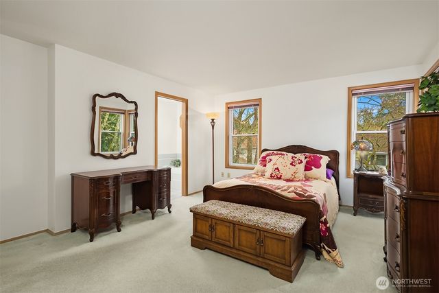 2122 221st Place NE, Sammamish, WA 98074